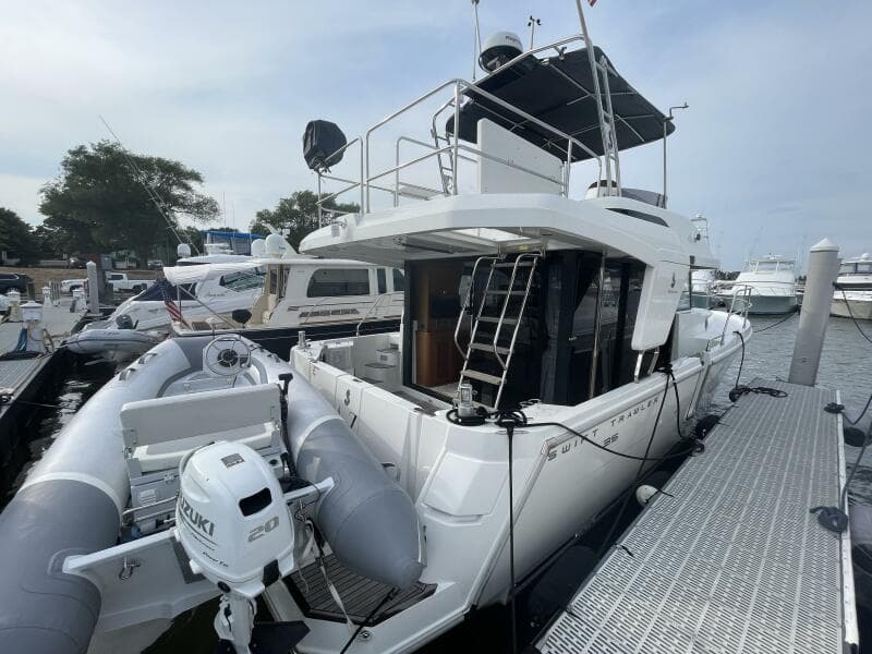 2018 Beneteau Swift Trawler 35- Flybridge