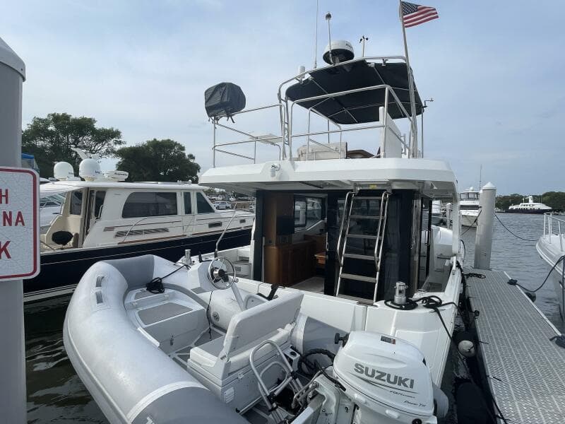 2018 Beneteau Swift Trawler 35- Flybridge