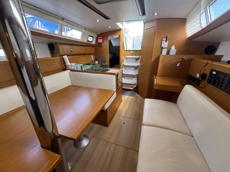 2018 Jeanneau Sun Odyssey 389