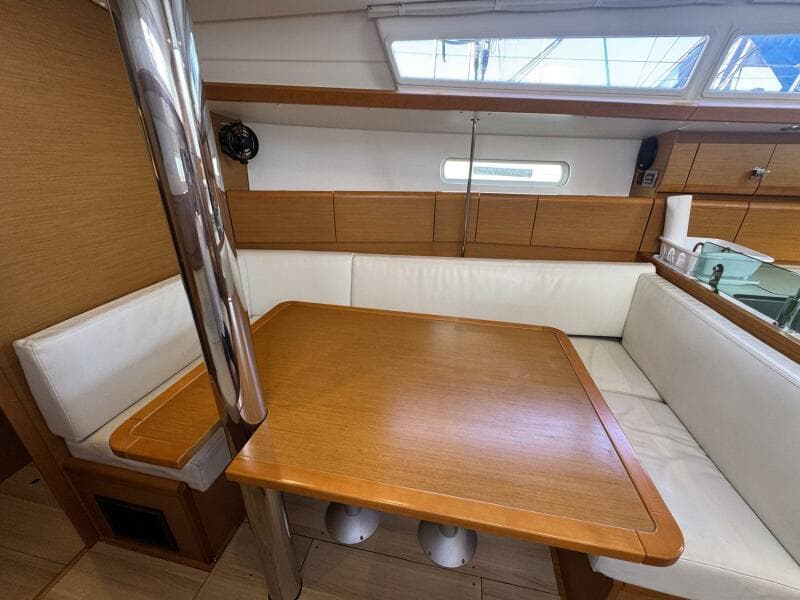 2018 Jeanneau Sun Odyssey 389