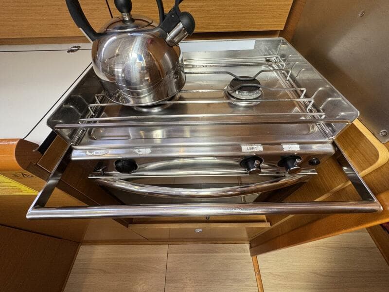 2018 Jeanneau Sun Odyssey 389