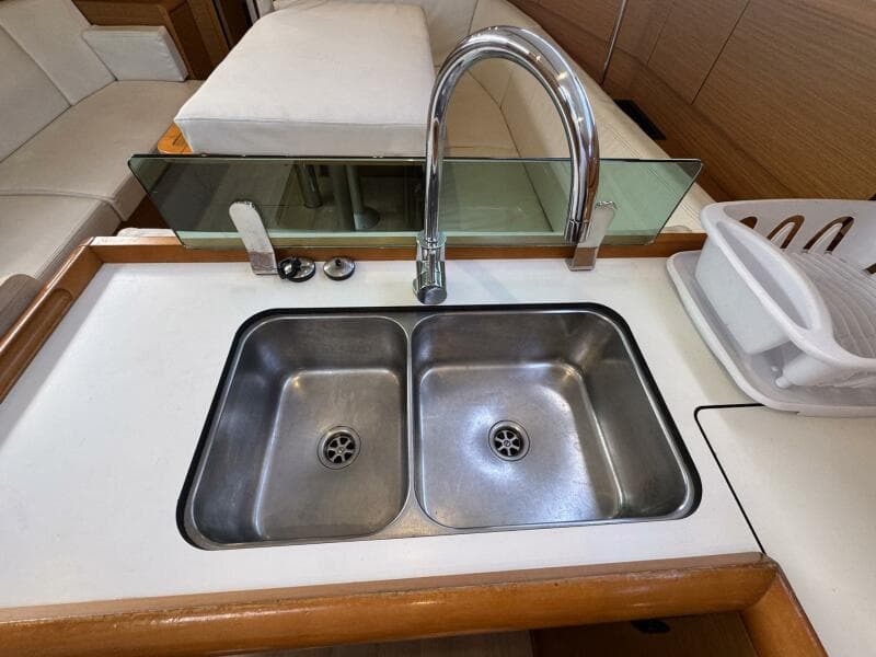 2018 Jeanneau Sun Odyssey 389