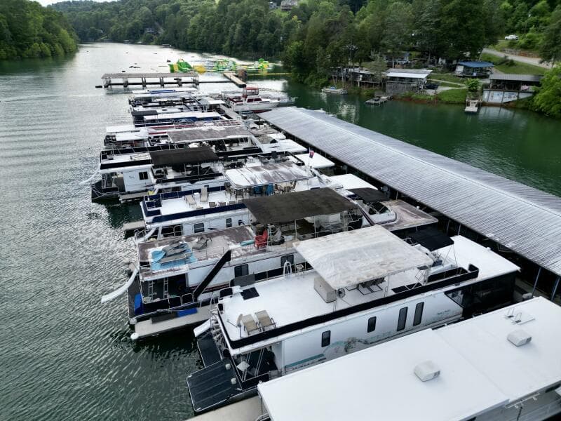 1999 Aqua Chalet 16 x 68 Widebody