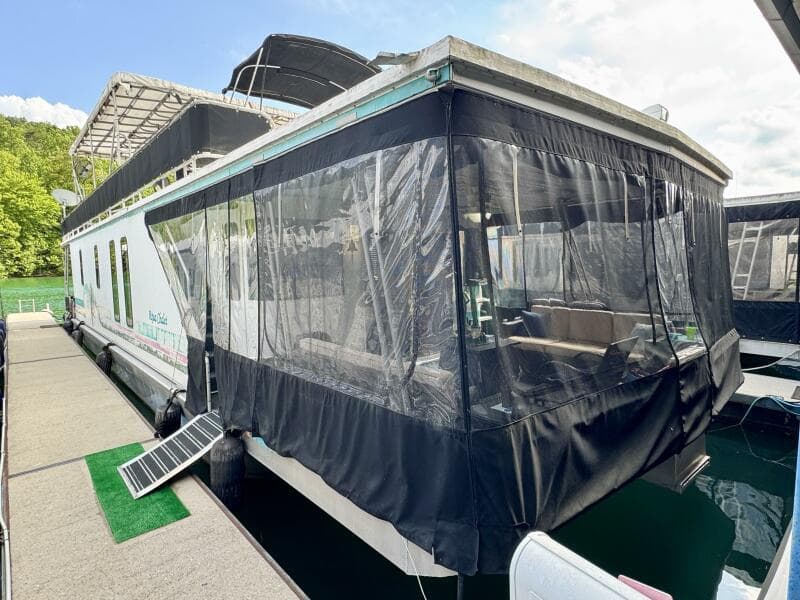 1999 Aqua Chalet 16 x 68 Widebody