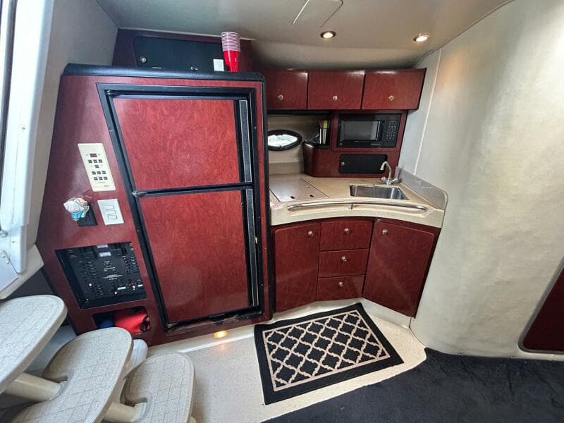 2001 Wellcraft 3700 Martinique