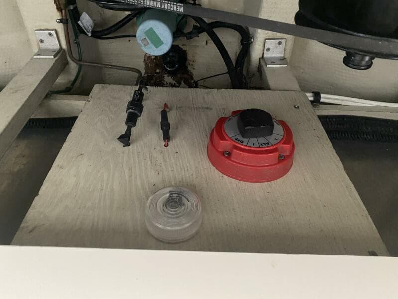 1985 Tiara Sport 2600 Continental