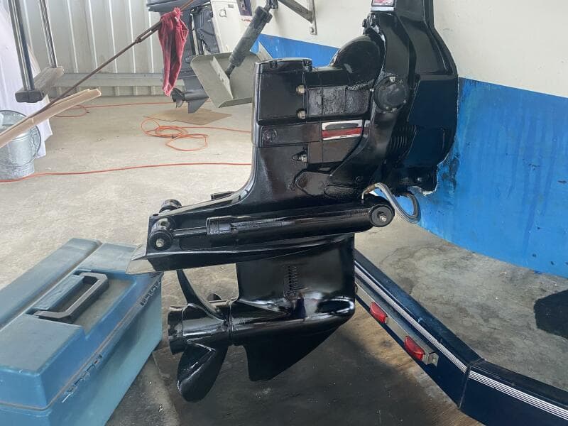 1985 Tiara Sport 2600 Continental