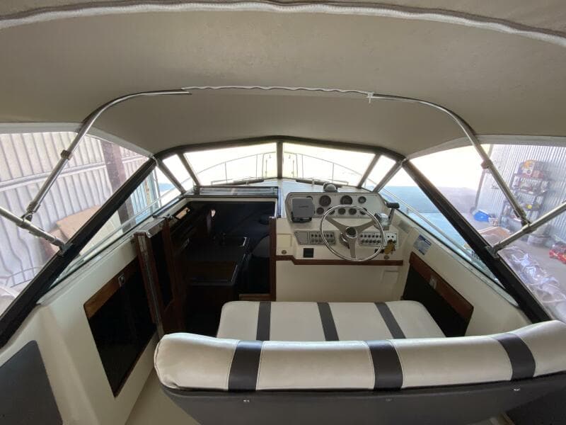 1985 Tiara Sport 2600 Continental