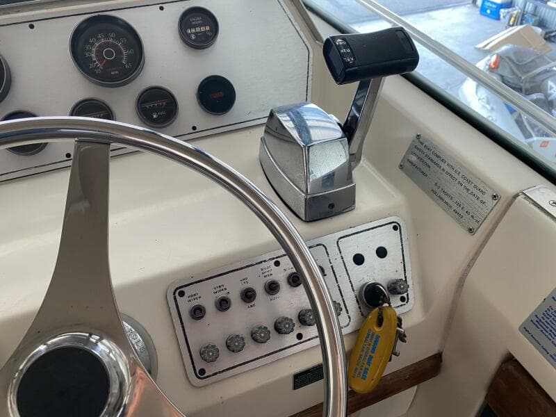 1985 Tiara Sport 2600 Continental