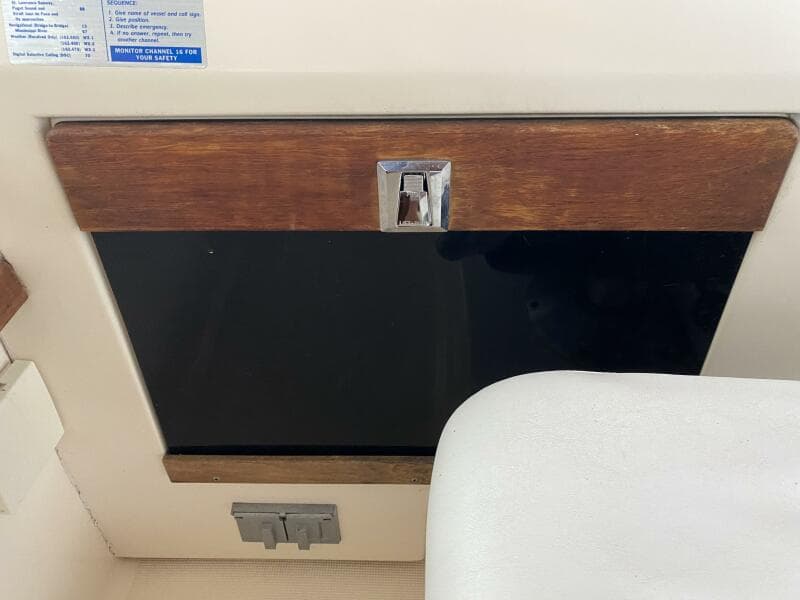 1985 Tiara Sport 2600 Continental