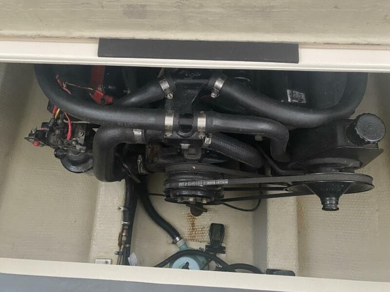 1985 Tiara Sport 2600 Continental