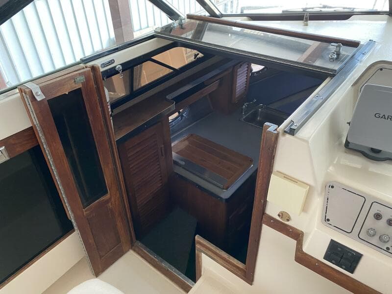 1985 Tiara Sport 2600 Continental