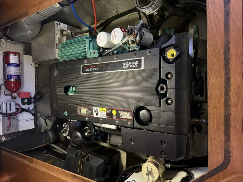 2012 Leopard 47 PC Owners' Version