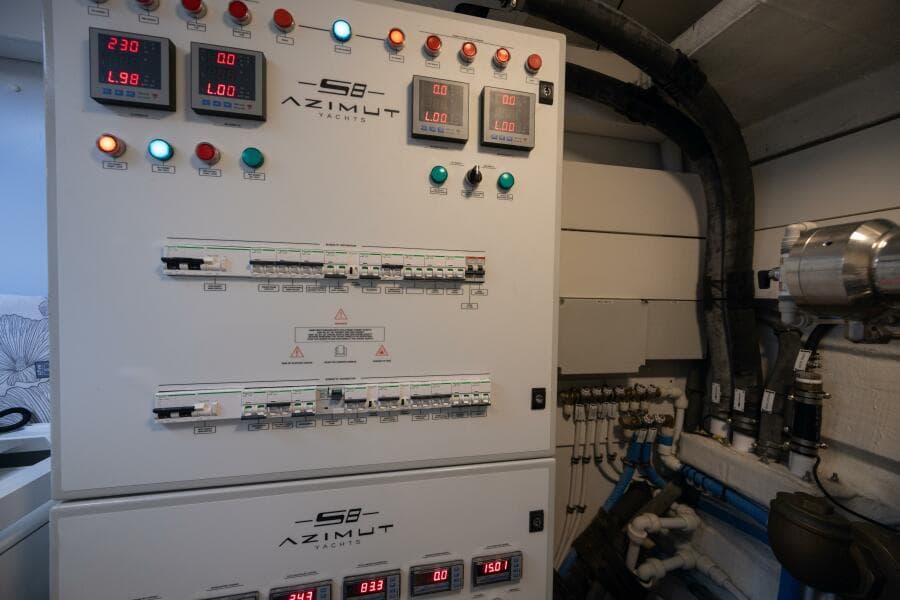 2023 Azimut S8