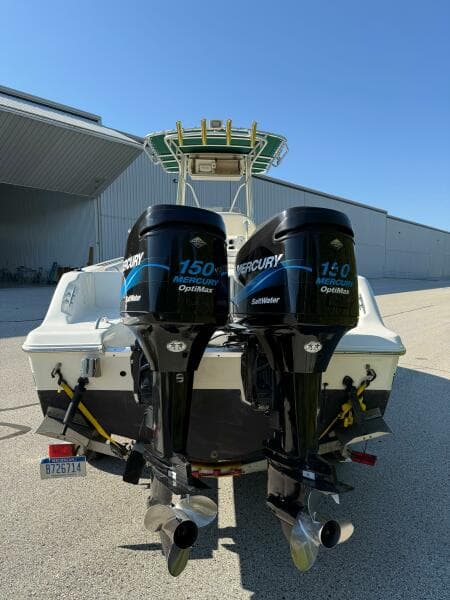 2003 Wellcraft 250 Fisherman