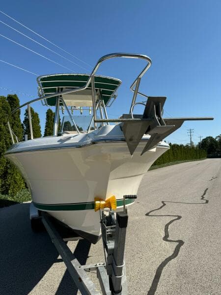 2003 Wellcraft 250 Fisherman