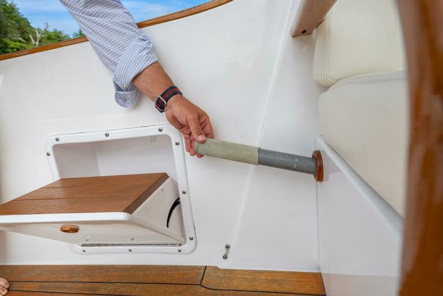 Cockpit Detail Boarding Post