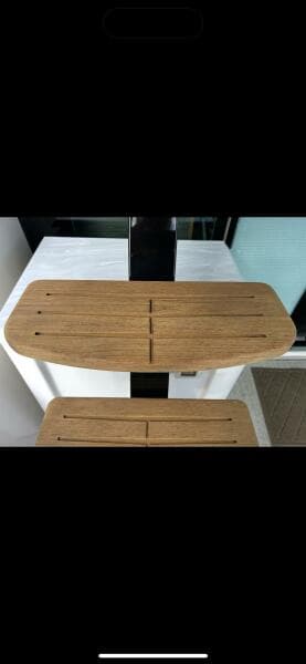 2021 Tiara Yachts 4400 Flybridge