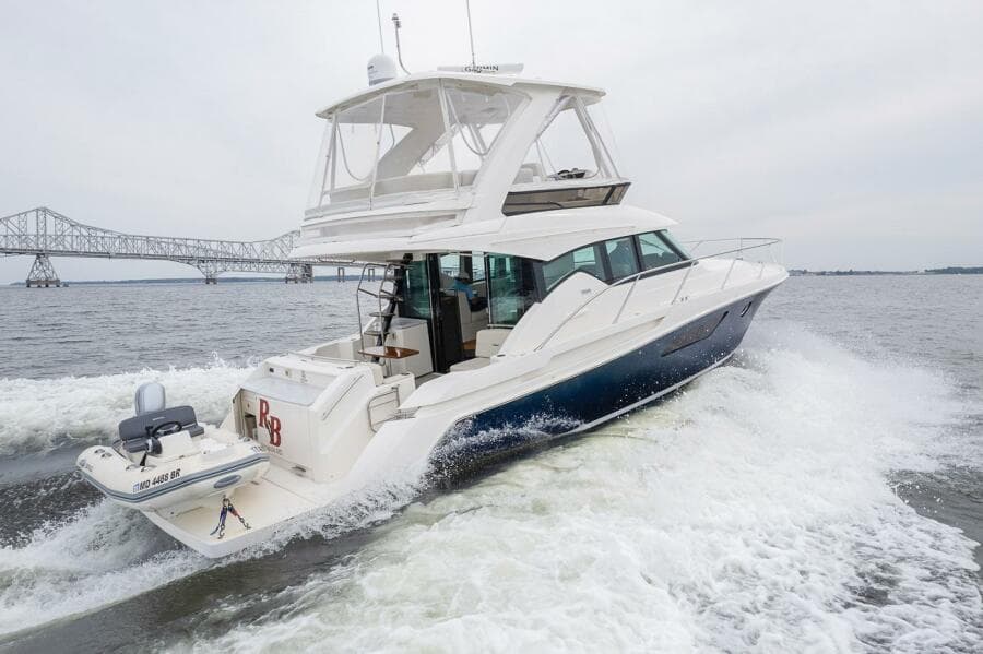 2021 Tiara Yachts 4400 Flybridge