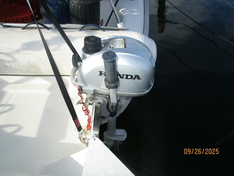 37' Hunter tender outboard