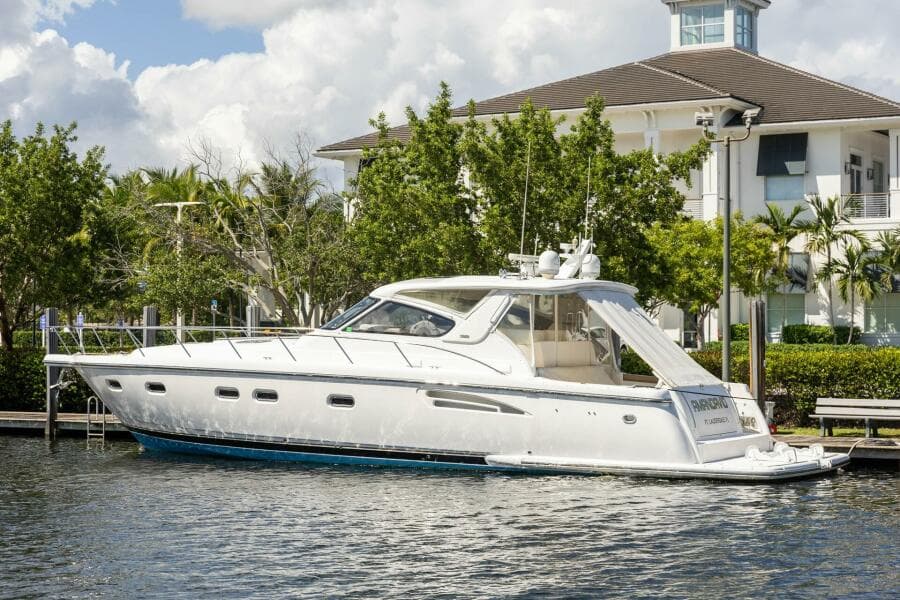 2000 Tiara Yachts 5200 Express