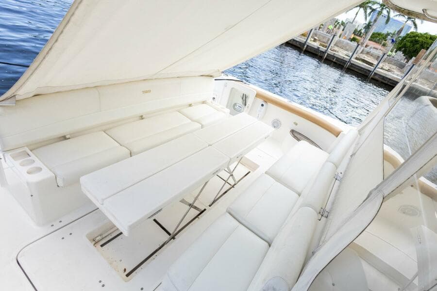 2000 Tiara Yachts 5200 Express
