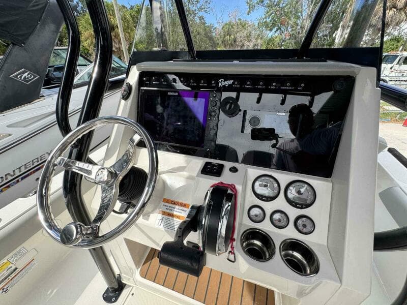 2020 Ranger 2360 Bay Boat