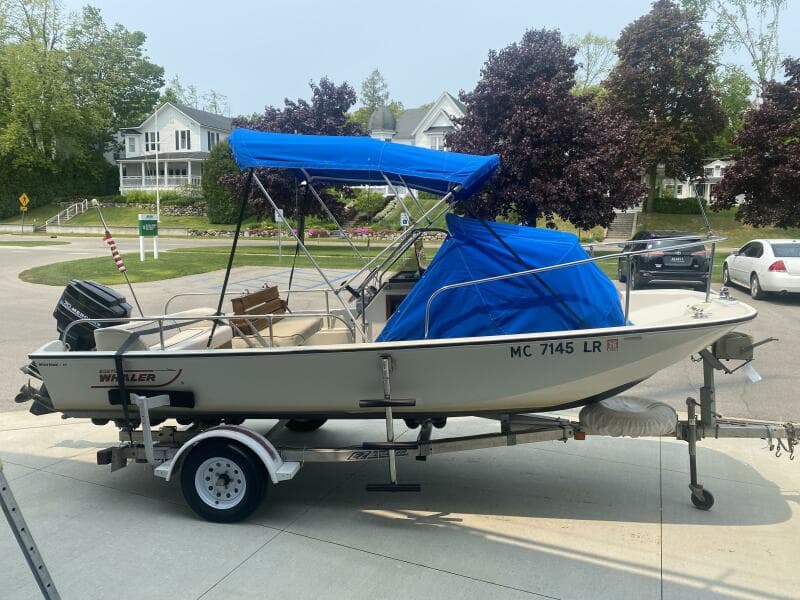 1981 Boston Whaler 17 Montauk