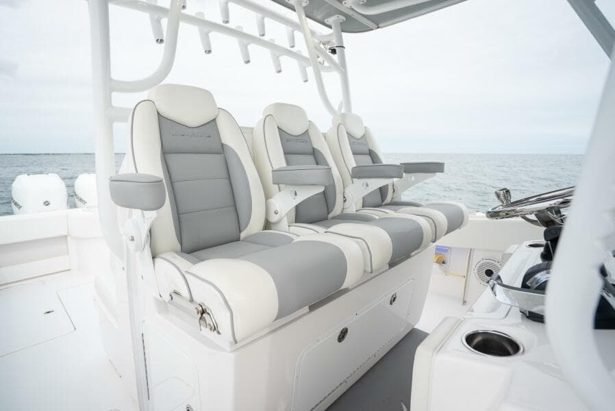 2020 Invincible 30 Open