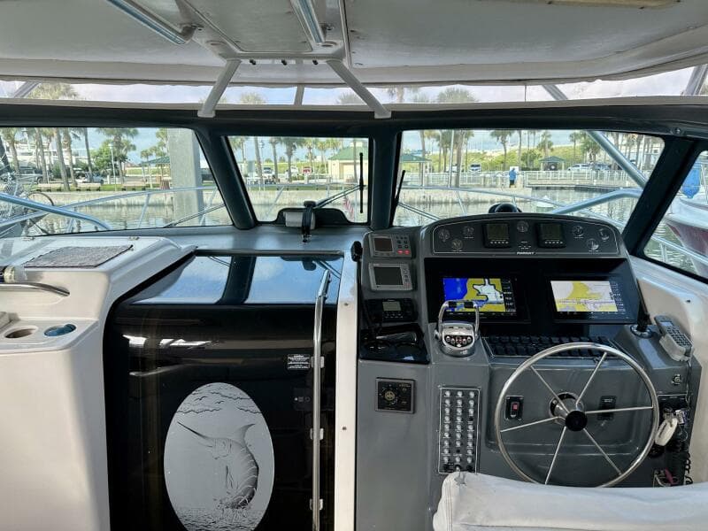 2004 Pursuit 3800 Express