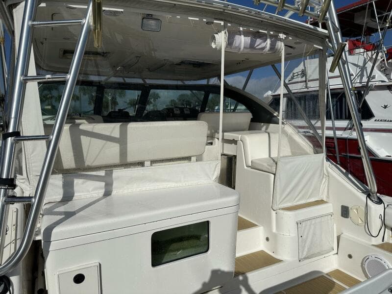 2004 Pursuit 3800 Express