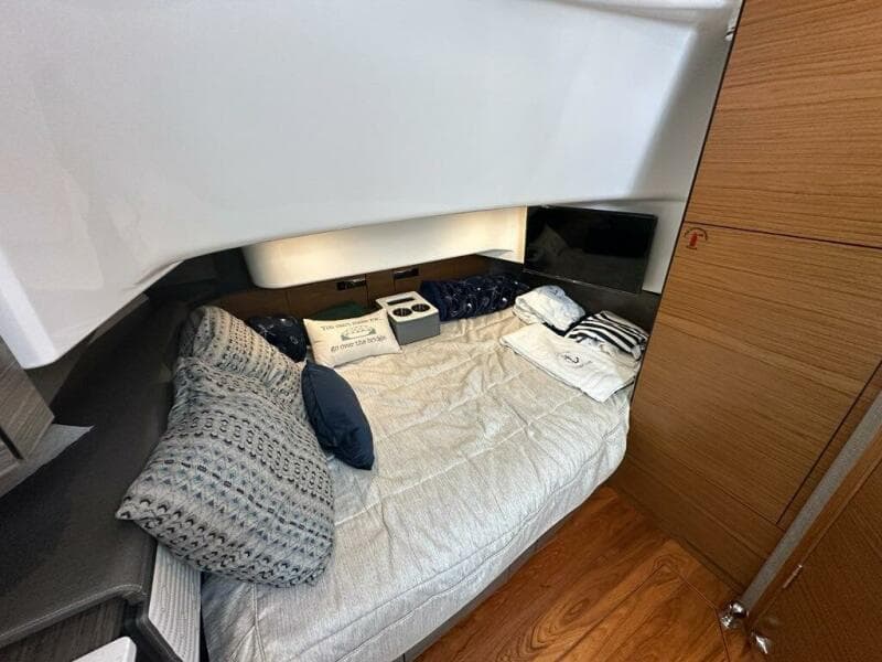 2021 Tiara Sport 43 LS