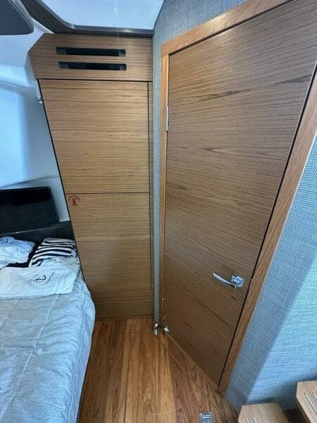 2021 Tiara Sport 43 LS