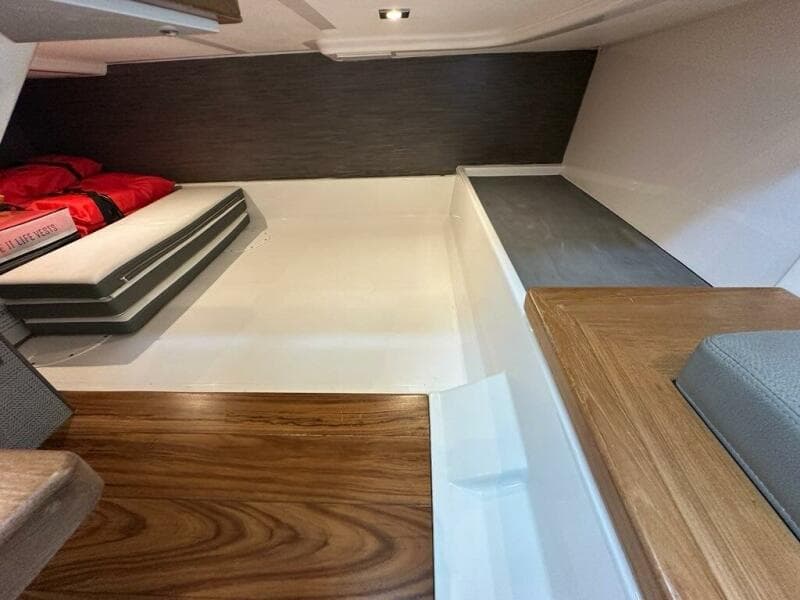 2021 Tiara Sport 43 LS