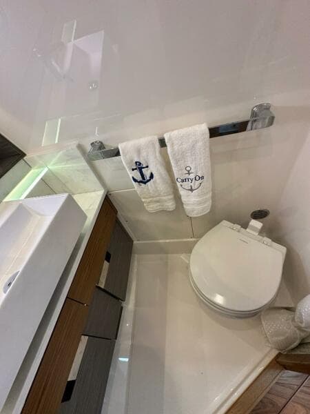 2021 Tiara Sport 43 LS