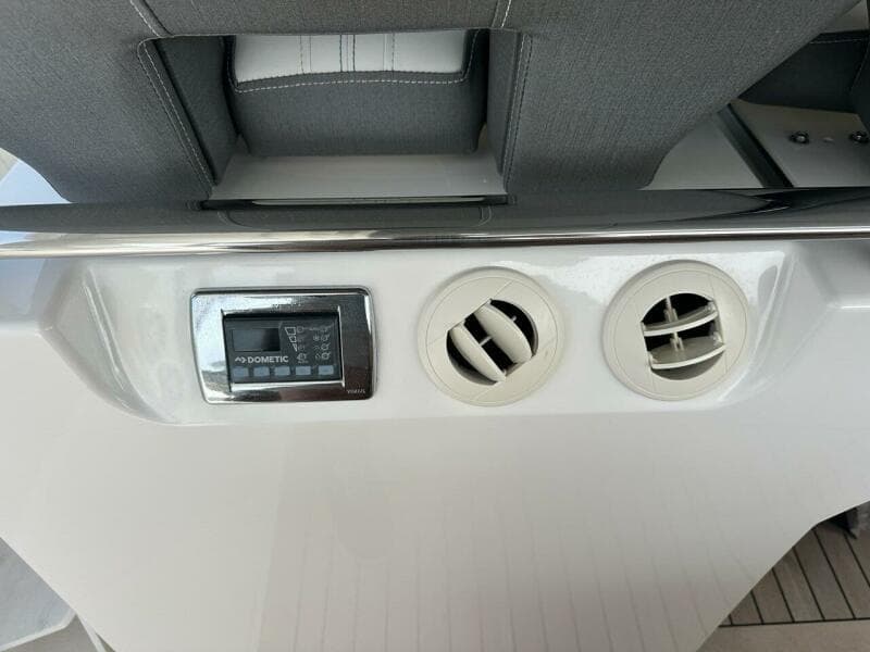 2021 Tiara Sport 43 LS