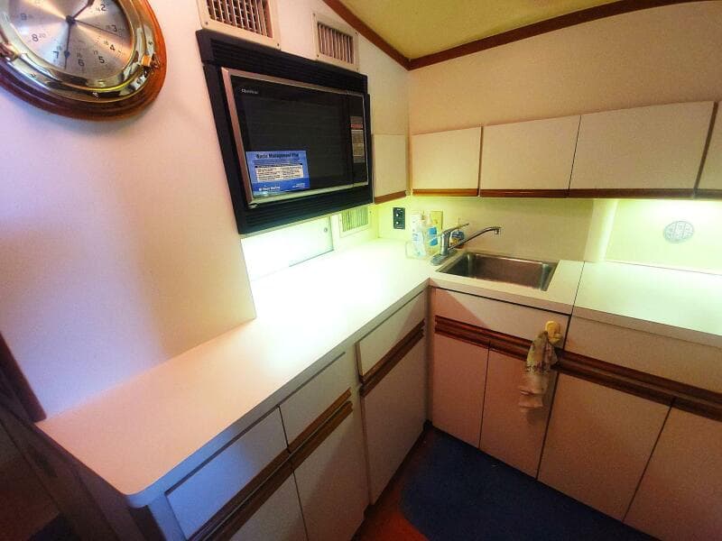 1989 Bertram 50 Convertible