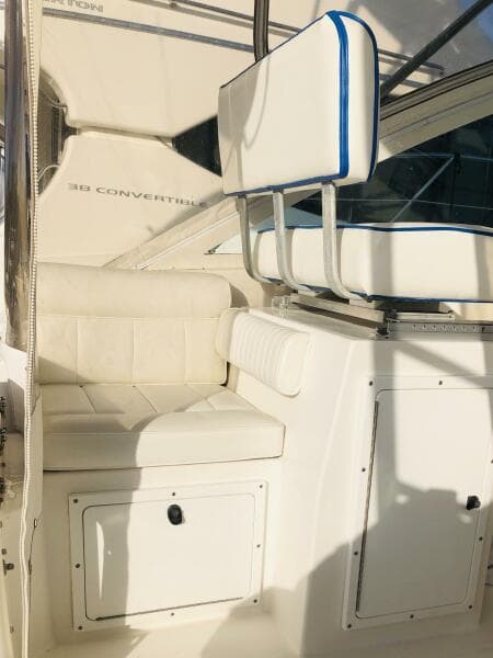 2000 Cabo 31 Express