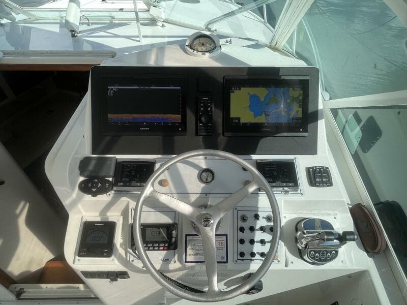 2000 Cabo 31 Express