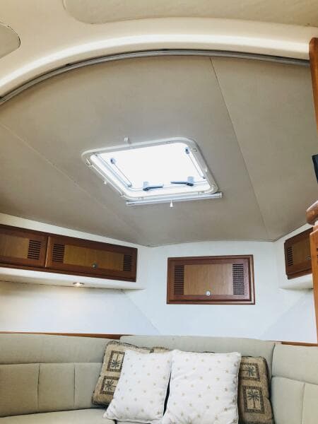 2000 Cabo 31 Express