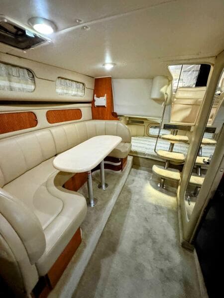 2002 Rinker 342 Fiesta Vee