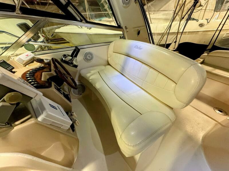 2002 Rinker 342 Fiesta Vee