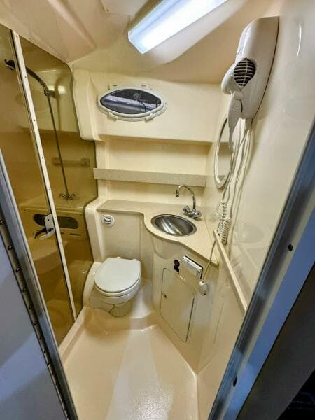 2002 Rinker 342 Fiesta Vee