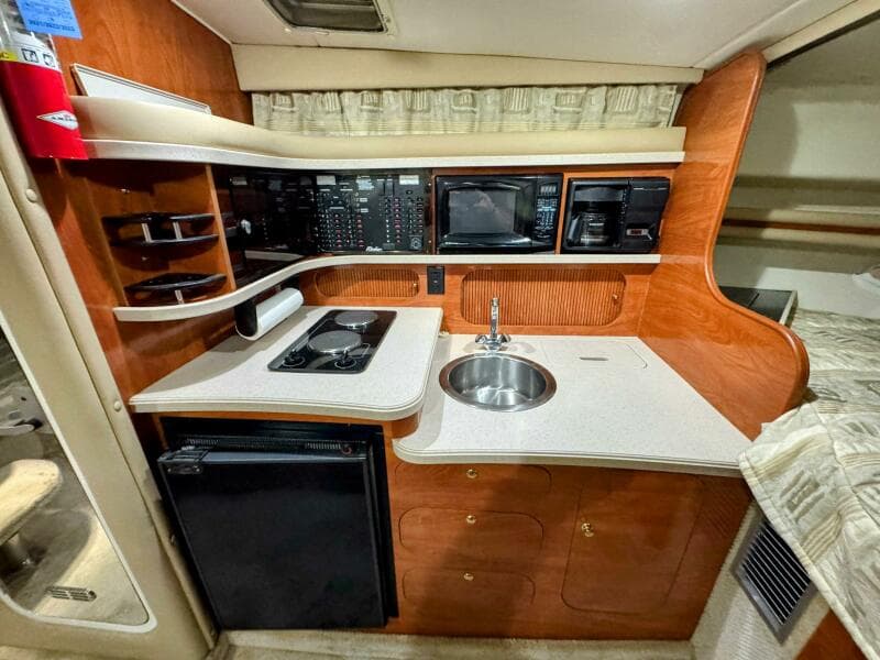 2002 Rinker 342 Fiesta Vee