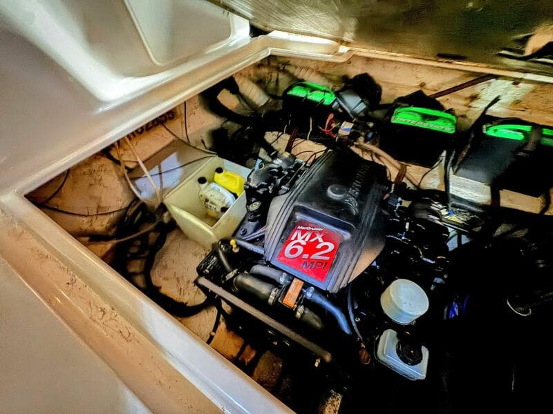 2002 Rinker 342 Fiesta Vee