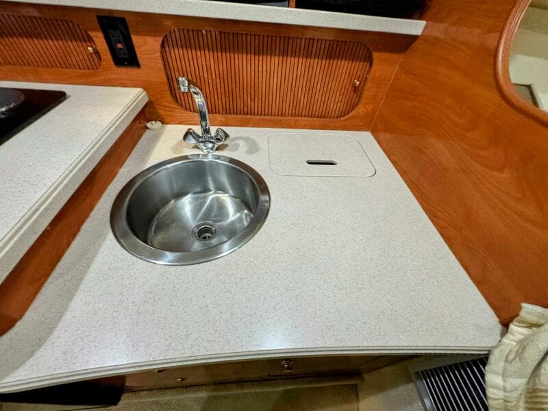 2002 Rinker 342 Fiesta Vee