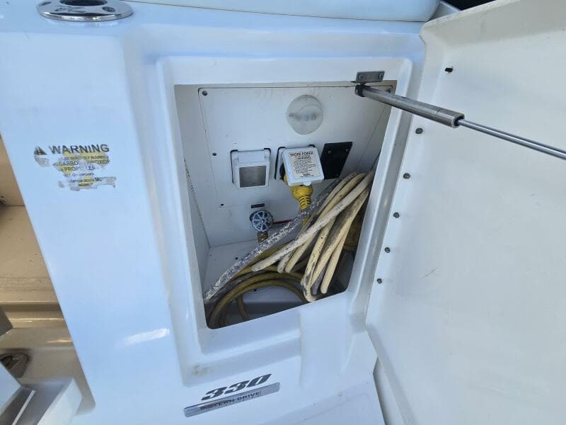 2010 Sea Ray 330 Sundancer - Photo 32