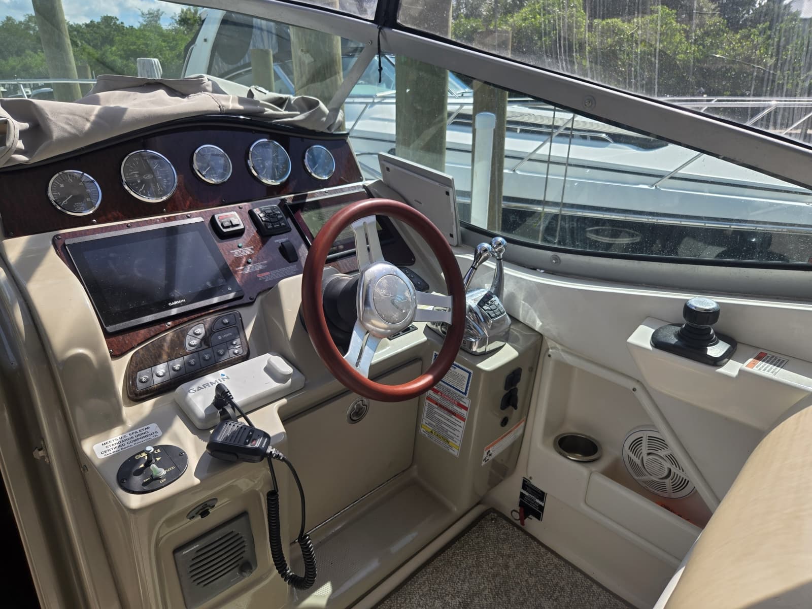 2010 Sea Ray 330 Sundancer - Photo 8