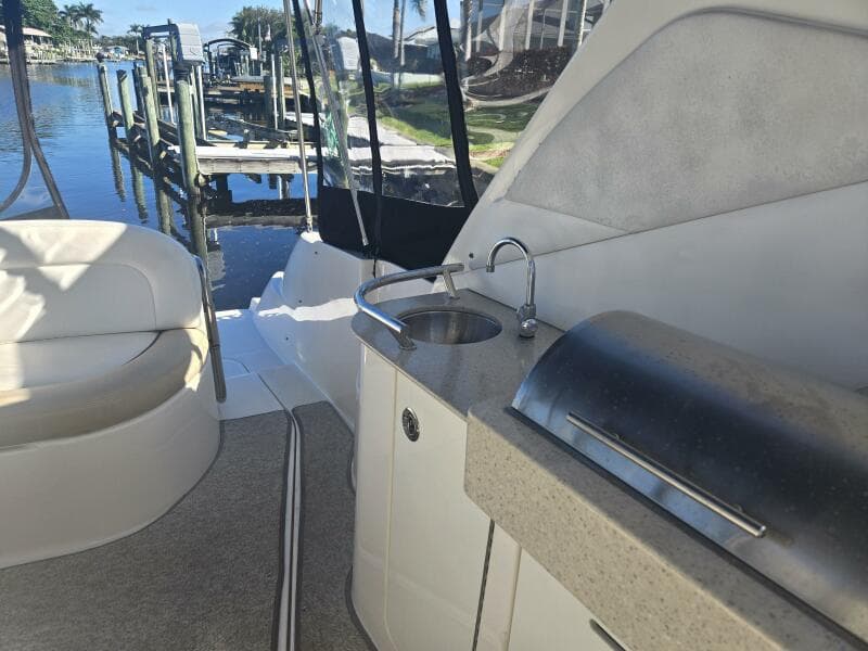 2010 Sea Ray 330 Sundancer - Photo 10