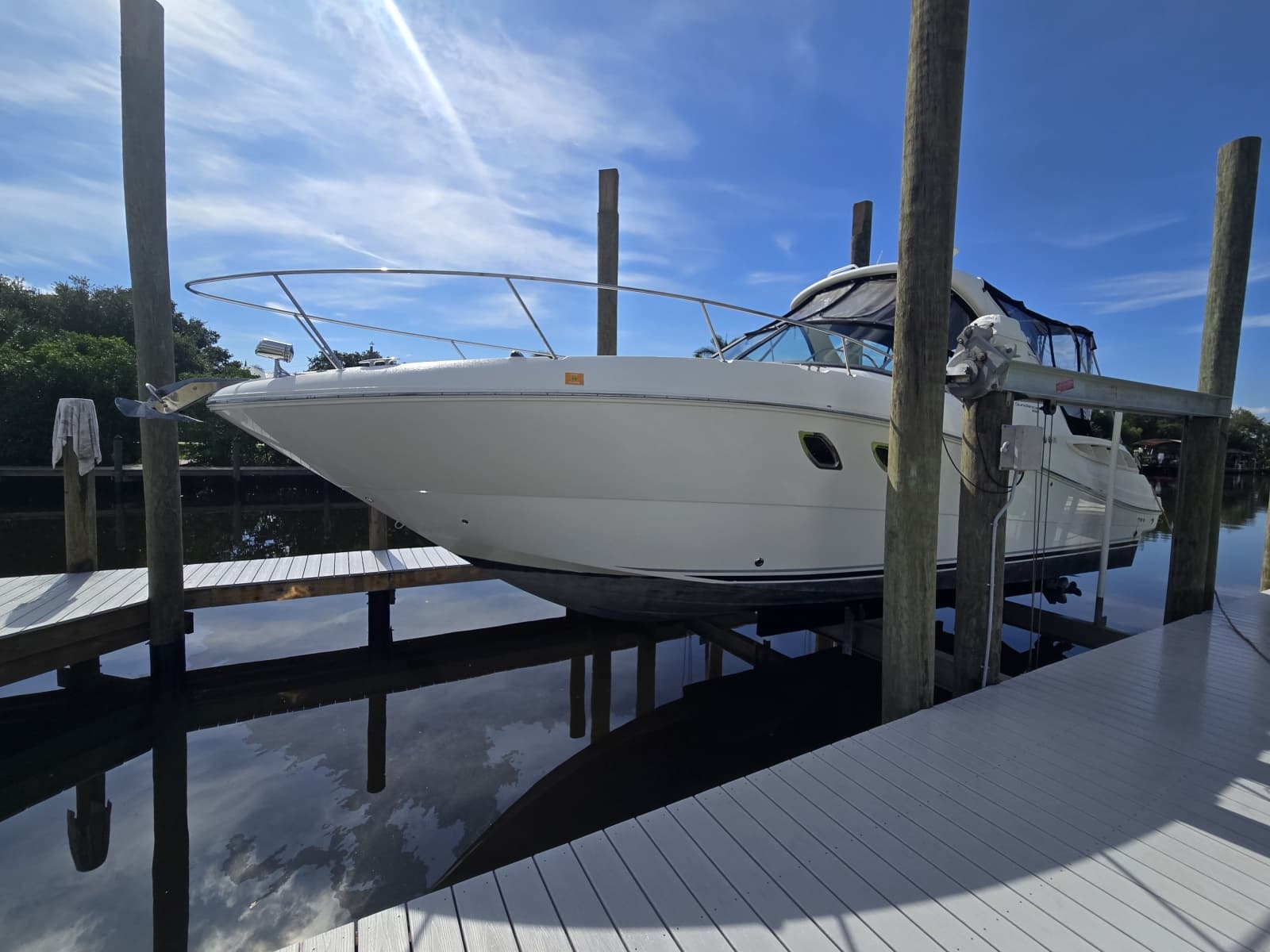 2010 Sea Ray 330 Sundancer - Photo 36